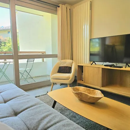 شقة Modern Rochebrune In Out