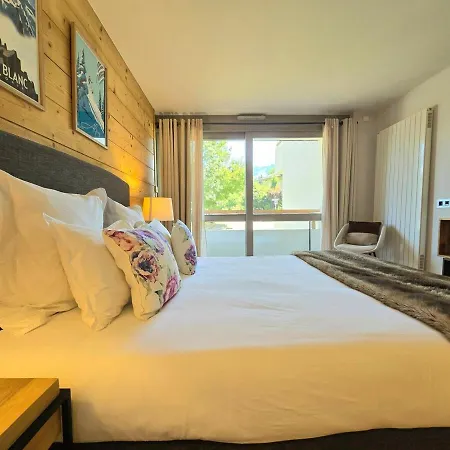 Modern Rochebrune In Out Lejlighed