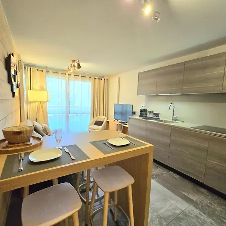 Modern Rochebrune In Out