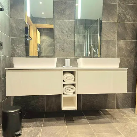 Modern Rochebrune In Out *