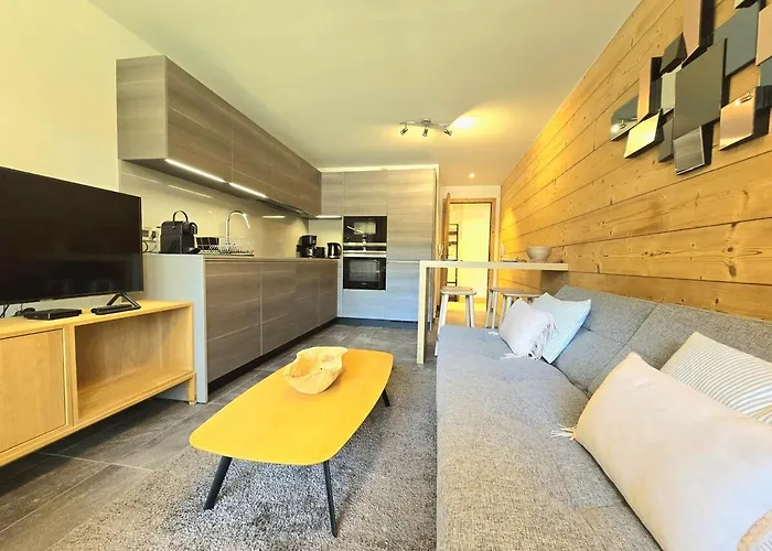 Modern Rochebrune In Out Lägenhet