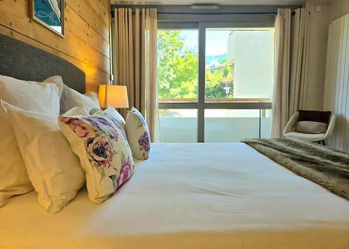 Modern Rochebrune In Out *