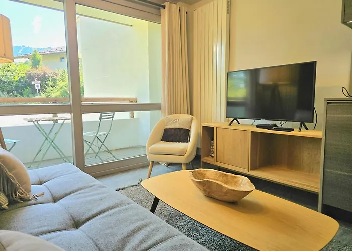 شقة Modern Rochebrune In Out