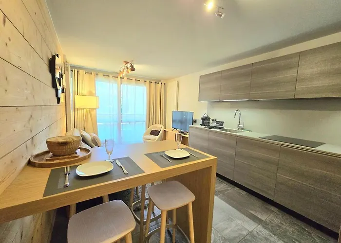 Modern Rochebrune In Out